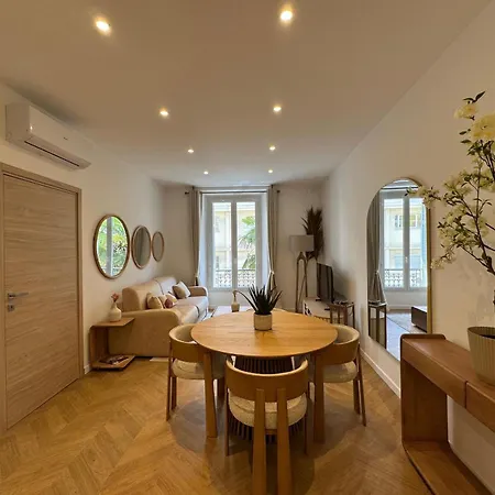 Quai Prestige - Central, Balcon, Neuf, Proche Palais&plage, Clim *